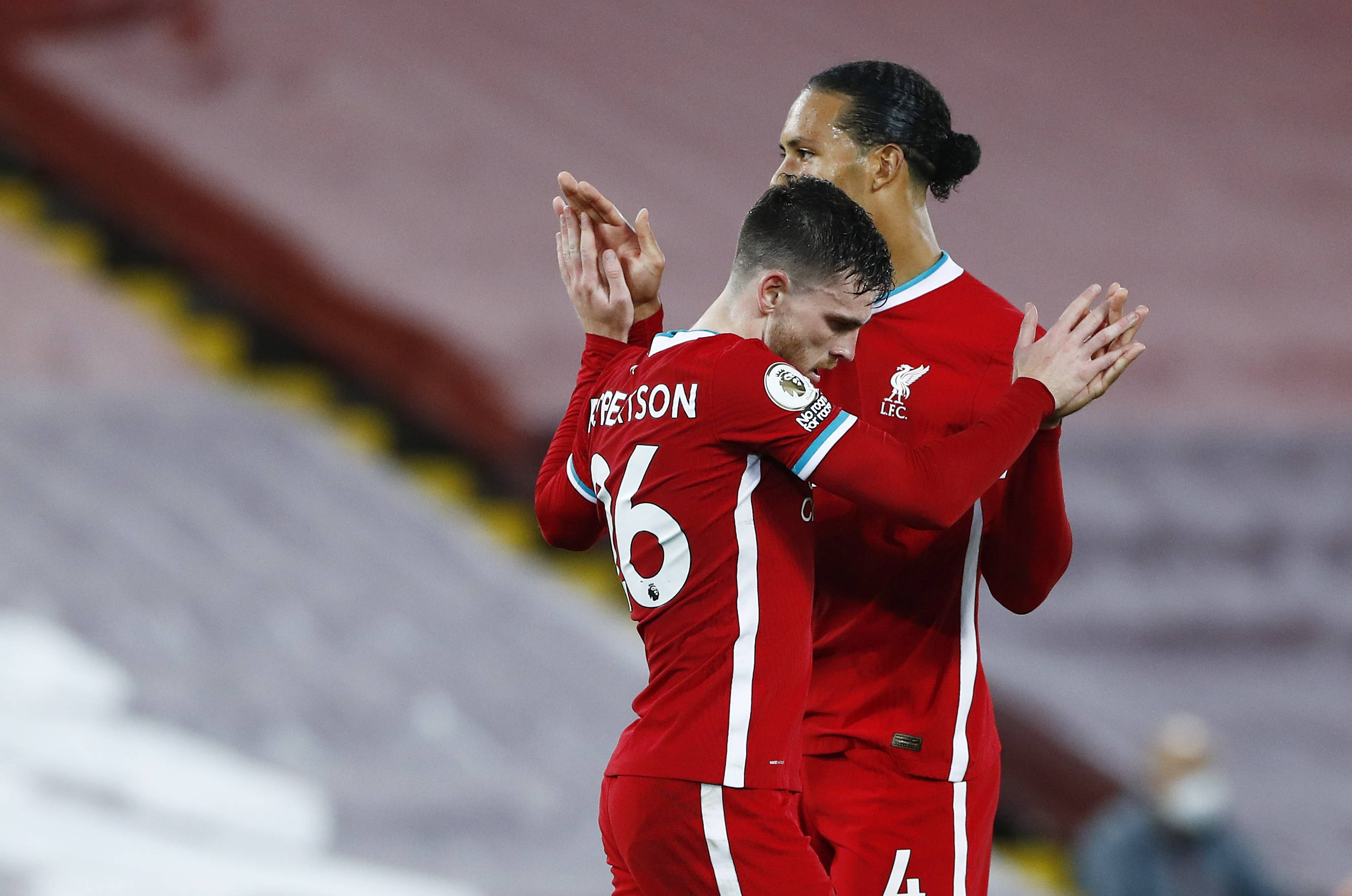 记者：特狮周五将与弗里克会面，巴萨不考虑采取极端措施.